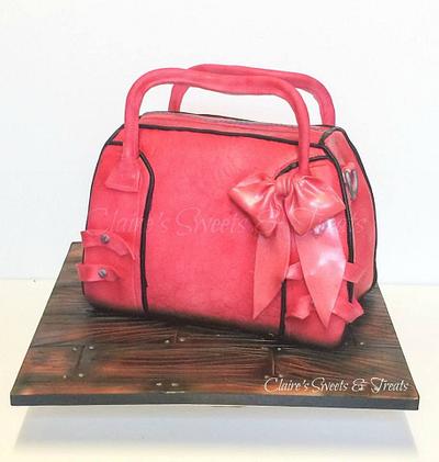 Pink handbag - Cake by clairessweets