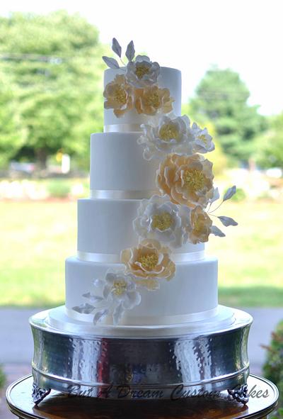 White and Ivory Wedding Cake - Cake by Elisabeth Palatiello
