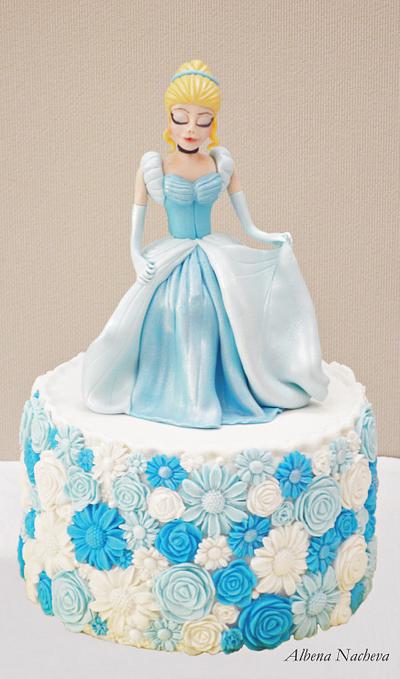 Cinderella - Cake by benyna