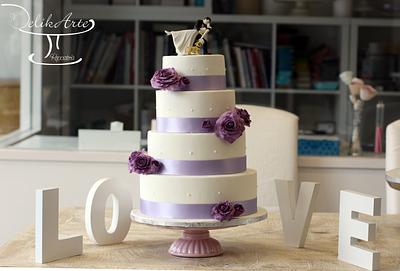 White and lilac wedding cake - Cake by DelikArte