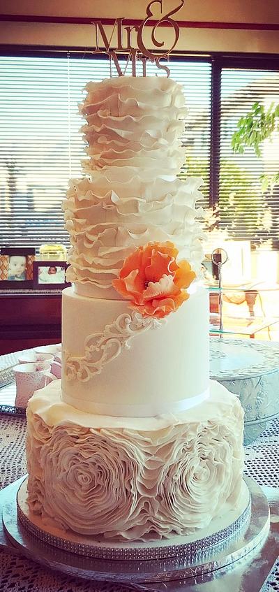 Wedding cake  - Cake by Shuheila Manuel