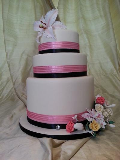 Black and Pink - Cake by Donna