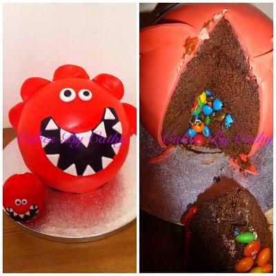 Comic relief red nose piñata cake - Cake by Cakesbycathyuk