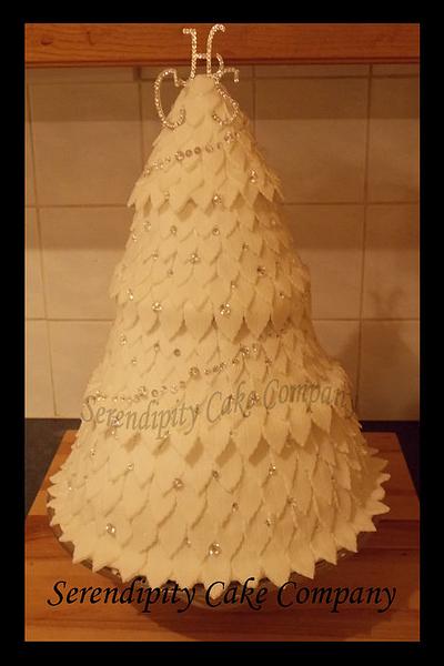 White Christmas Wedding Cake - Cake by Serendipity Cake Company 