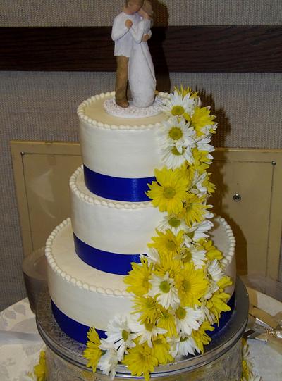 Buttercream wedding cake w/ fresh daisies - Cake by Nancys Fancys Cakes & Catering (Nancy Goolsby)