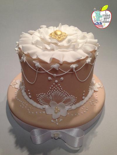 Royal Icing - Cake by Sonia Parente