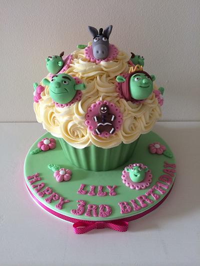 Little Girl's Shrek Giant Cupcake - Cake by Sajocakes