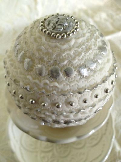 Bauble cake with silver Button - Cake by The Vagabond Baker