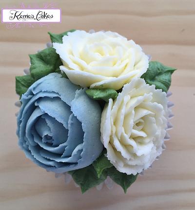 Baby Blue and White Roses - Cake by vivalabuttercream
