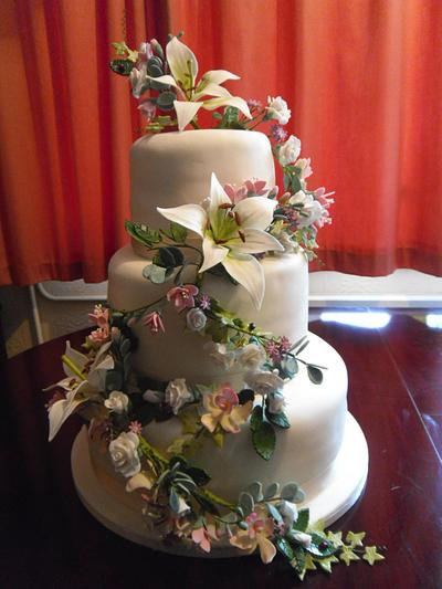 Floral Trail - Cake by Les brown