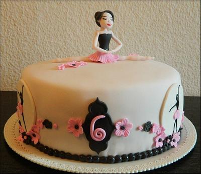 Ballerina - Cake by GigiZe