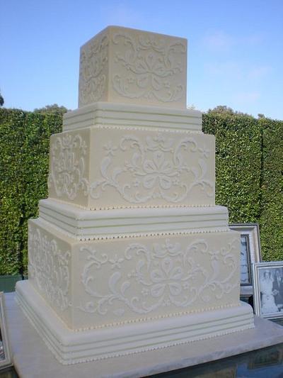 White Cut out damask  - Cake by Ester Siswadi