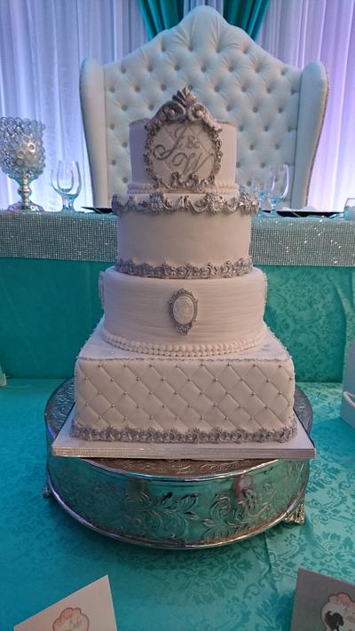 Wedding Cake white & silver  - Cake by DIVA OF CAKE 