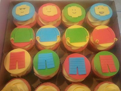 Lego cuppies - Cake by Sandy 