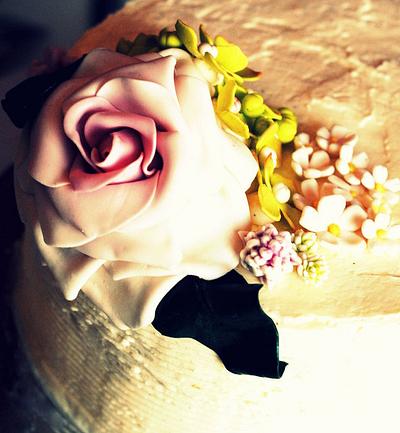 simple flower cake - Cake by Rabarbar_cakery