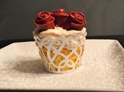 Love Roses - Cake by Elisa's Sweet Cakes