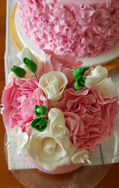 Beautiful flowers. - Cake by Redlouis33