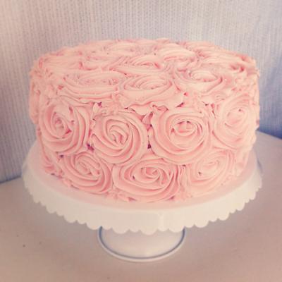 Buttercreme rose cake - Cake by Evcakes