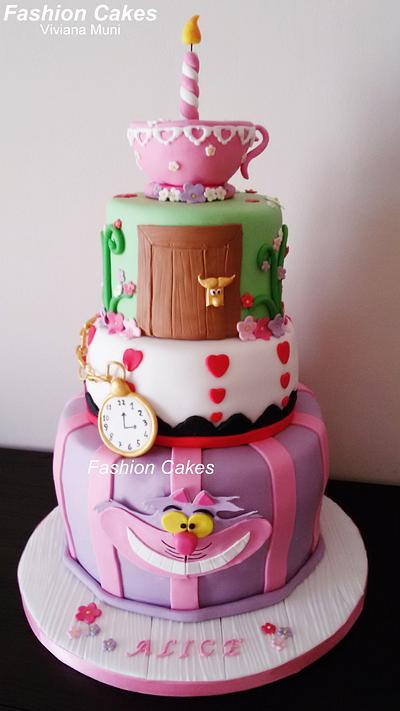 Alice in Wonderland - Cake by fashioncakesviviana