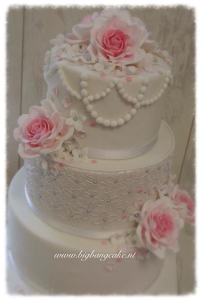 Vintage Wedding Cake - Cake by KimsSweetyCakes