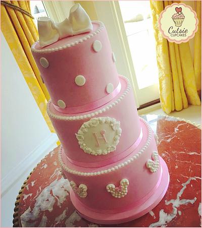 Minnie Mouse 🎀 - Cake by Cutsie Cupcakes