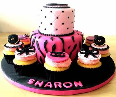 CHANEL CAKE - Cake by MADDYSCAKE