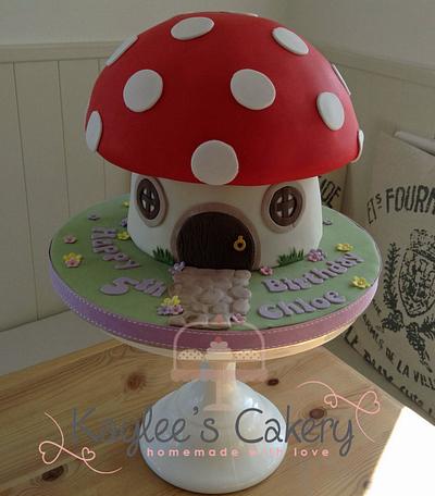 Toadstool cake - Cake by Kaylee's Cakery