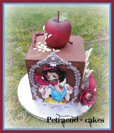 Scary Snow White - Cake by Petraend