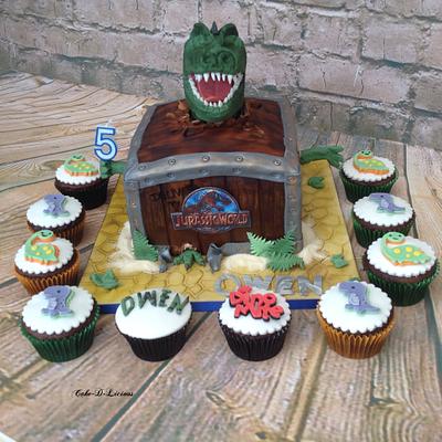 Dinosaur & Cupcakes  - Cake by Sweet Lakes Cakes