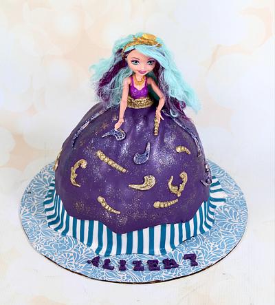 Madeleine hatter doll cake  - Cake by soods