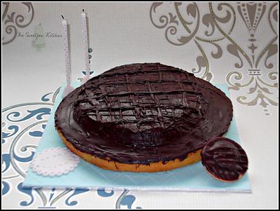 Full moon , half moon .....total eclipse  - Cake by The Sweetpea Kitchen 