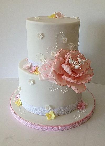 Elegant wedding cake - Cake by jameela