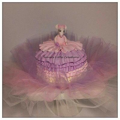 Angela Ballerina - Cake by Sonias Little Creations