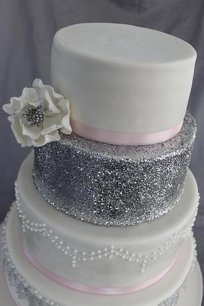 Vintage wedding cake - Cake by Sweet Shop Cakes