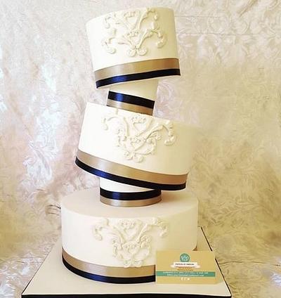 Twisted tower - Cake by Sabrina Antinucci