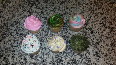 cupcakes - Cake by The Divine Goody Shoppe