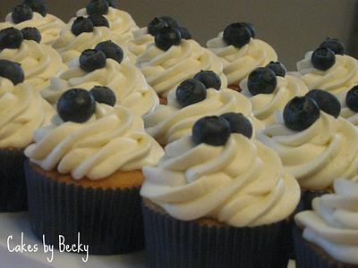 Fresh Blueberry Cupcakes - Cake by Becky Pendergraft