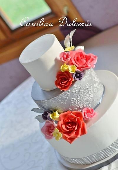 Corsages and a touch of silver - Cake by carolina paz