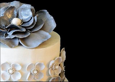 Silver flower wedding cake - Cake by DebsDuckCakes