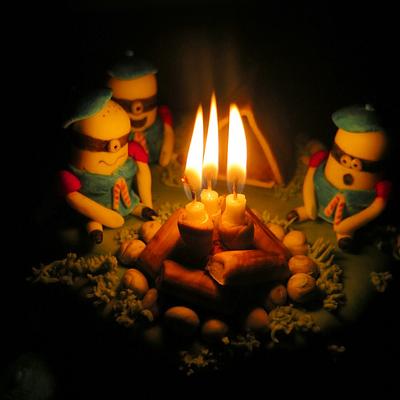 Campfire minions - Cake by Julie White