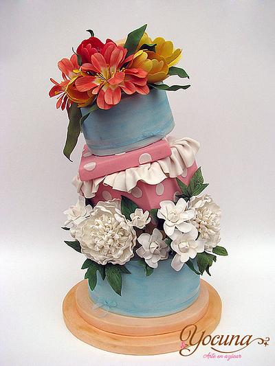 Tarta sorpresa con flores - Surprise cake with flowers - Cake by Yolanda Cueto - Yocuna Floral Artist