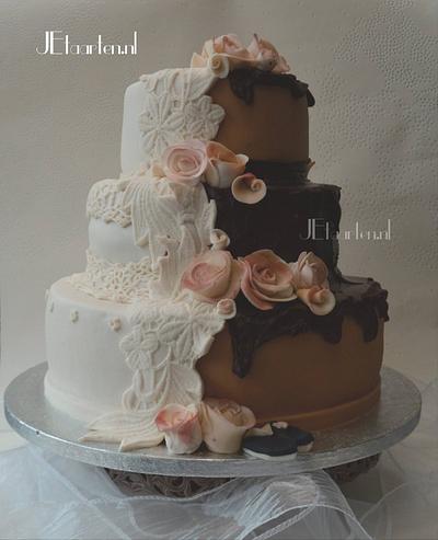 Chocolate and lace weddingcake - Cake by Judith-JEtaarten