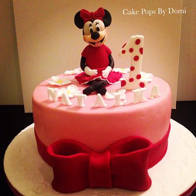 Minnie Mouse Cake - Cake by Domi @ CakePopsByDomi