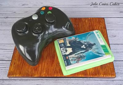 Xbox controller - Cake by Julie Cain