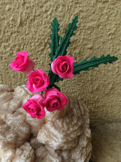 Hot pink roses - Cake by Susanna Sequeira
