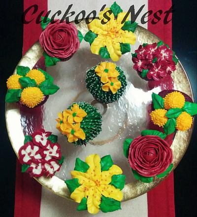 Flowers from our buttercream flower graden - Cake by Cuckoo's Nest