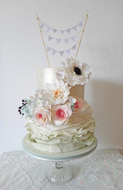 Vintage Wedding Cake - Cake by Cobi & Coco Cakes 
