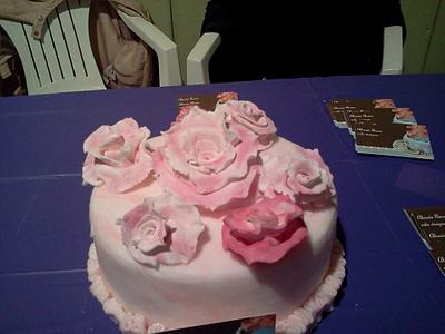 roses - Cake by sweetcakesbyale