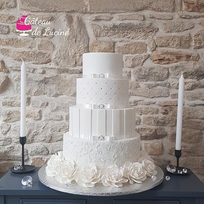 All white wedding cake  - Cake by Gâteau de Luciné