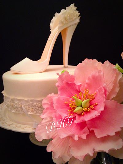  Shoe bride and flower peony in gumpaste - Cake by Barbara Herrera Garcia